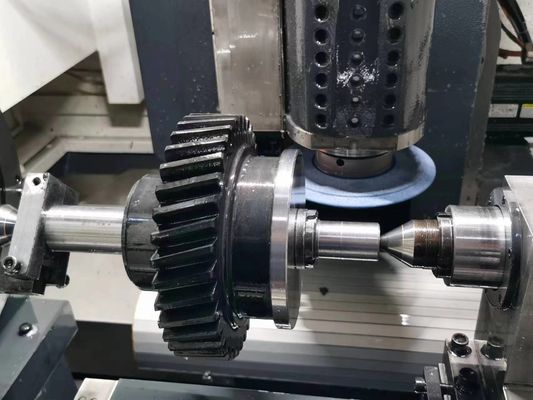 Yüksek Hızlı Tek Helisel Dişli Tren Şanzıman 17CrNiMo6 Çelik Pinyon Ra0.8