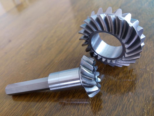 8 Artırılmış yük taşıma kapasitesi için Hiperbolik Yüzey Tasarımı ile Çift Taraflı Spiral Bevel Gears