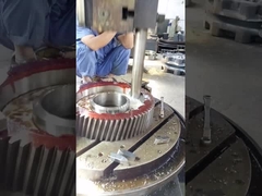 Yüksek Hızlı Tek Helisel Dişli Tren Şanzıman 17CrNiMo6 Çelik Pinyon Ra0.8